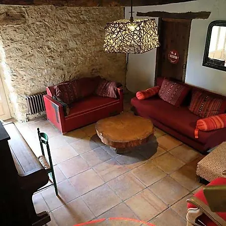 Le Grange بيت شباب